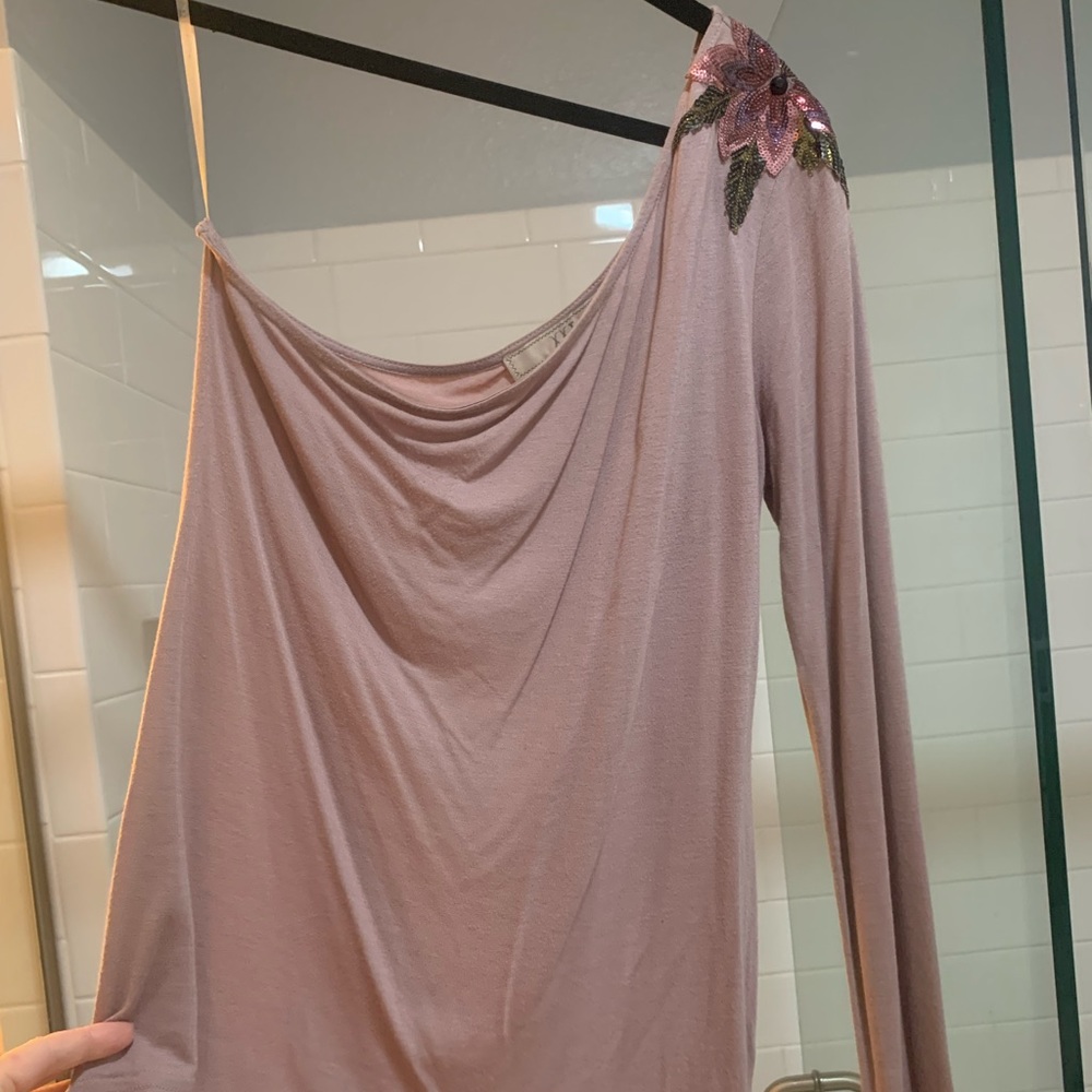 Gorgeous LIKE NEW one shoulder sequin flower top